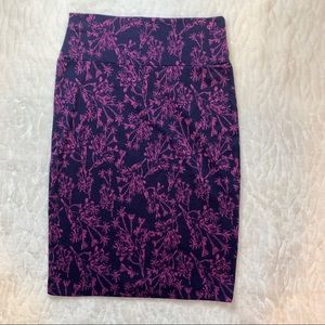 XS LuLaRoe purple floral Cassie pencil skirt
